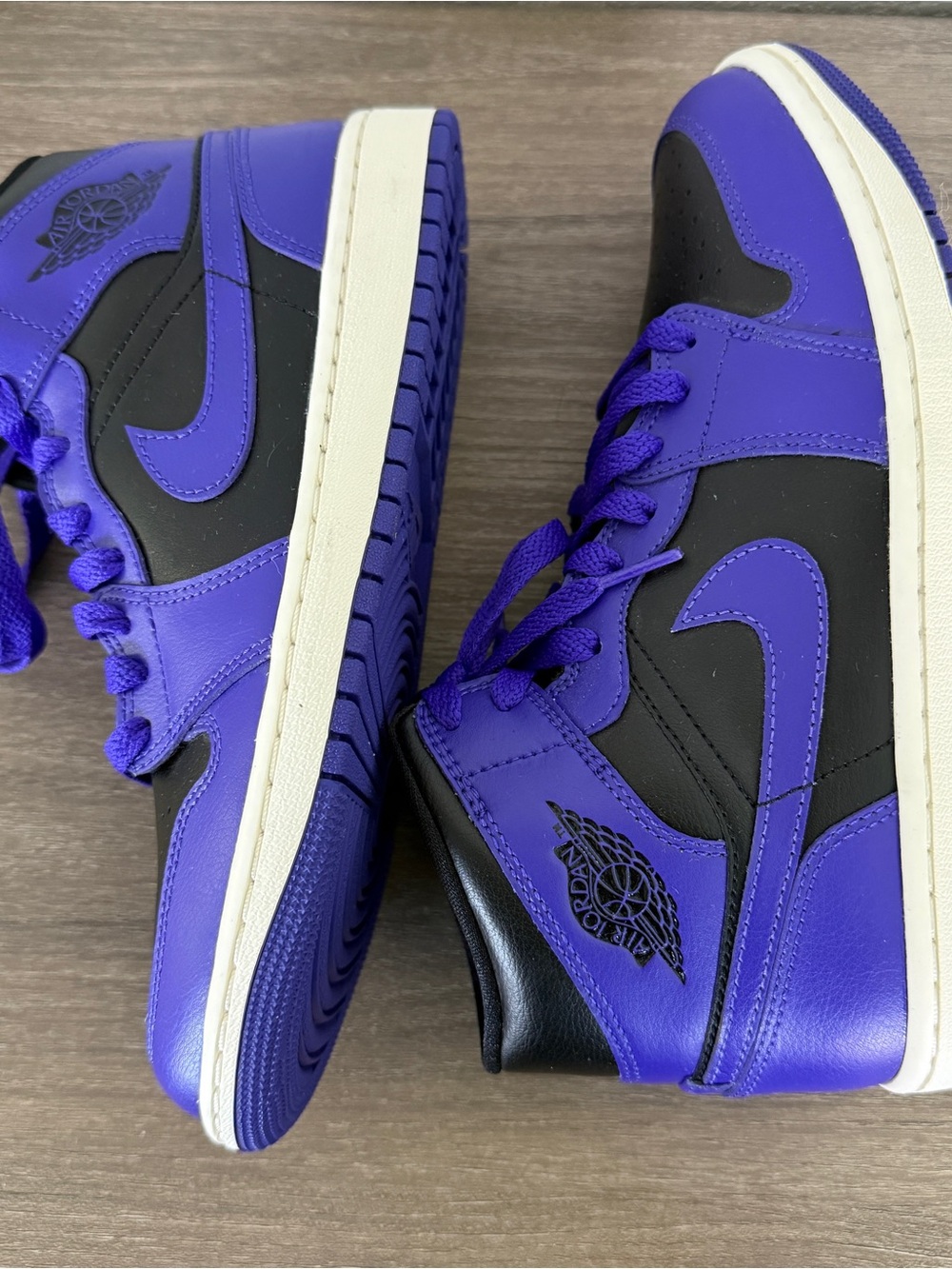 Nike Women’s Air Jordan 1 Mid Dark Concord Black Purple Sneakers W8.5 BQ6472-051